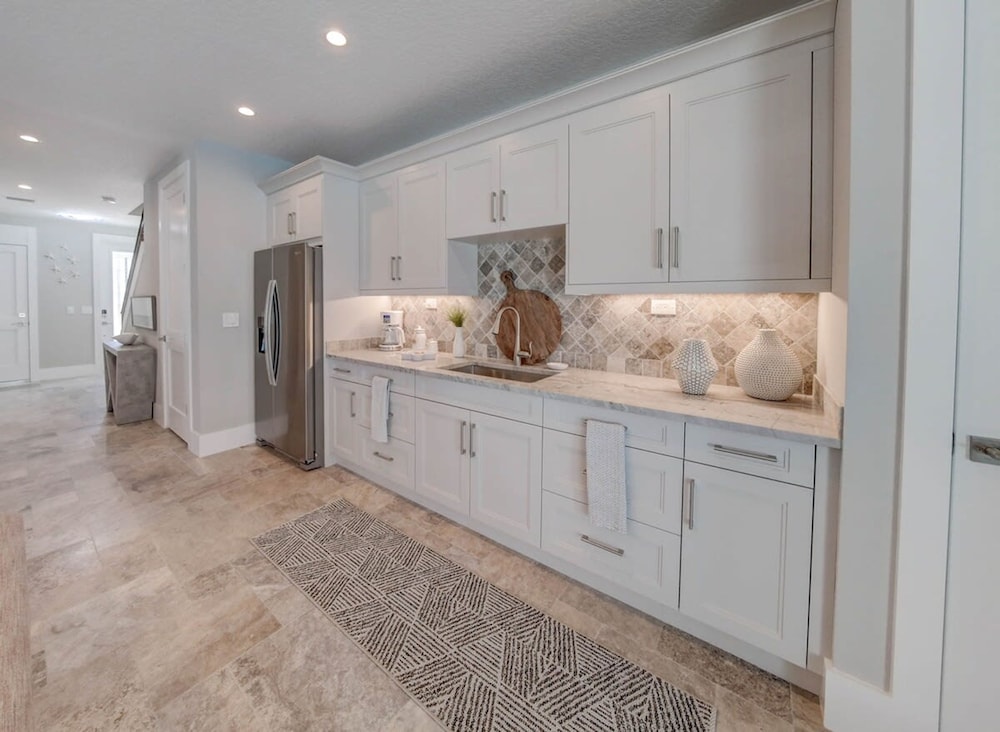Villa Nautilus Steps Away From the Beach - New Lux 3 Story Pool Hot Tub Home With Elevator