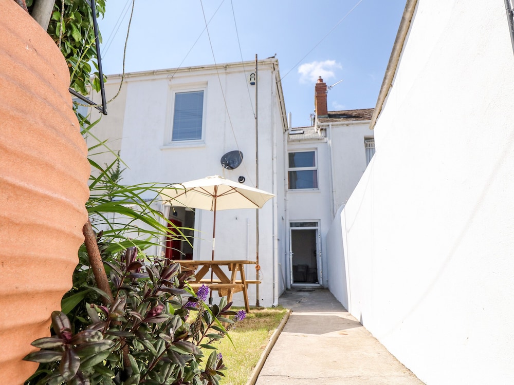 Mazey Cottage