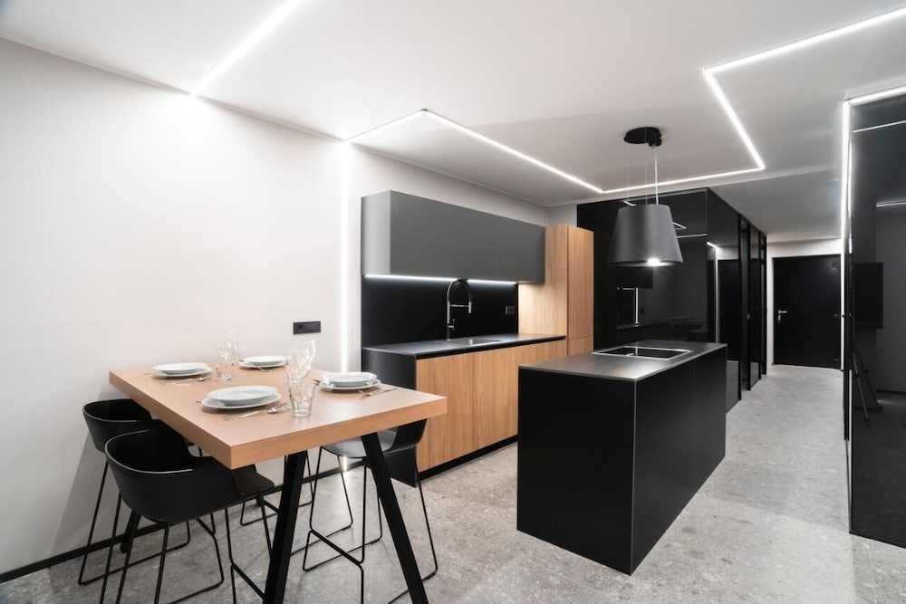 Marina Apartment with Terrace Burin 100