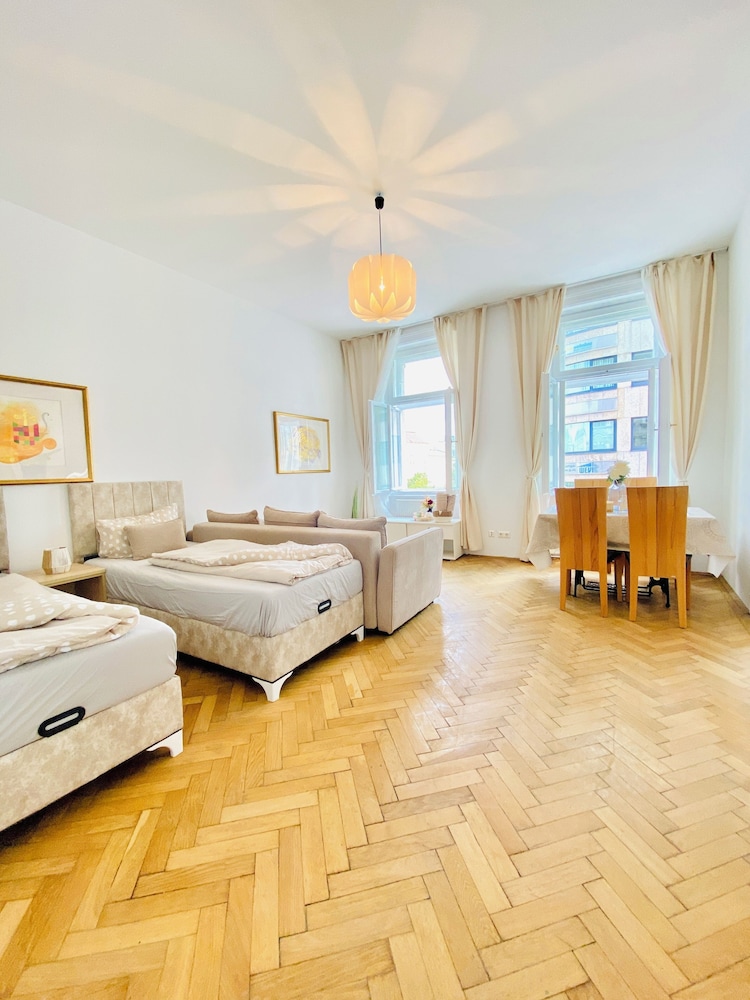 Affordable 2BR Apt For 6 Near Stadthalle