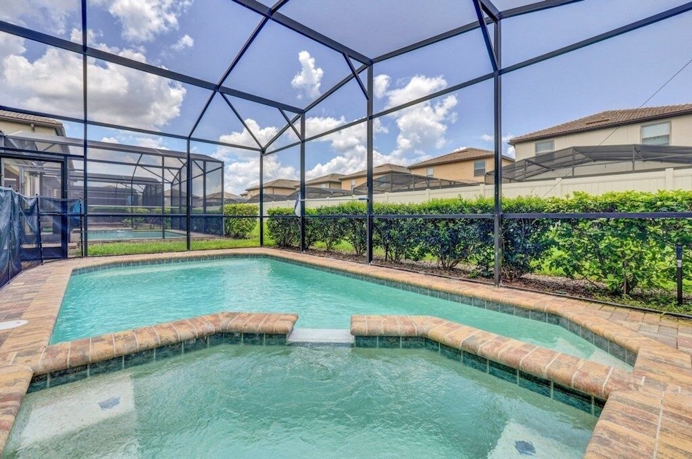 7 Bed Luxury Home With Great Amenities! 7 Bedroom Villa by RedAwning - Image 3