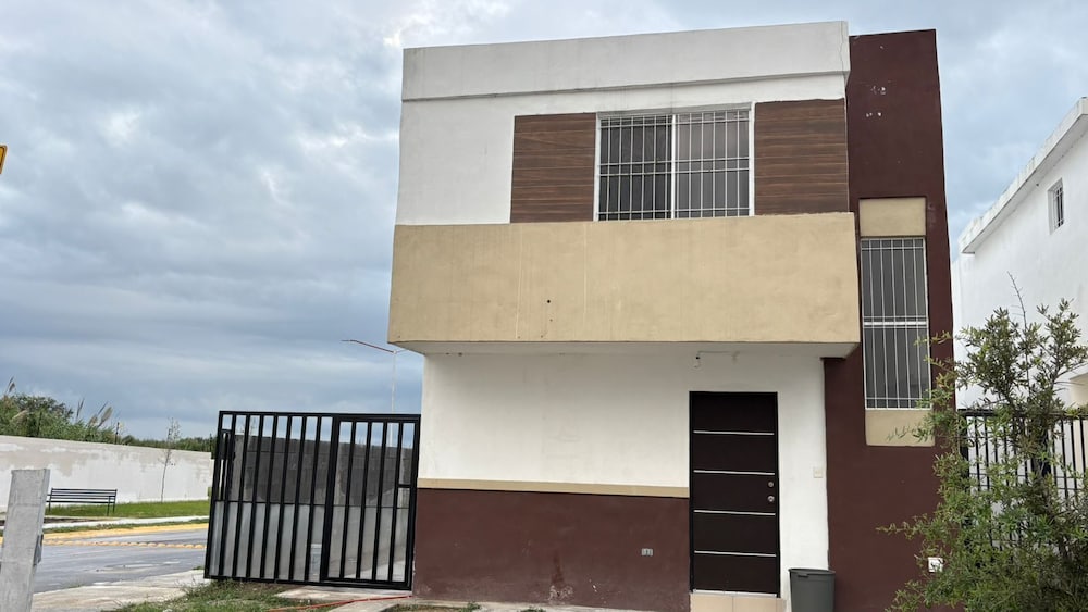 Casa 3 recámaras cerca del aeropuerto