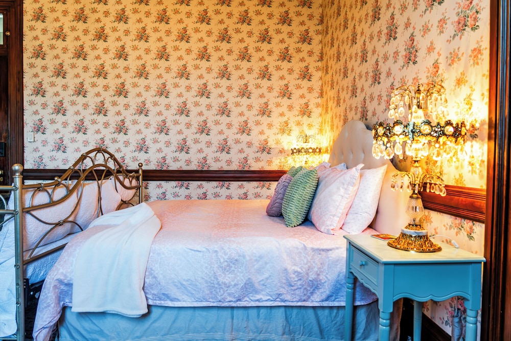 French Quarter Lanaux Mansion B & B