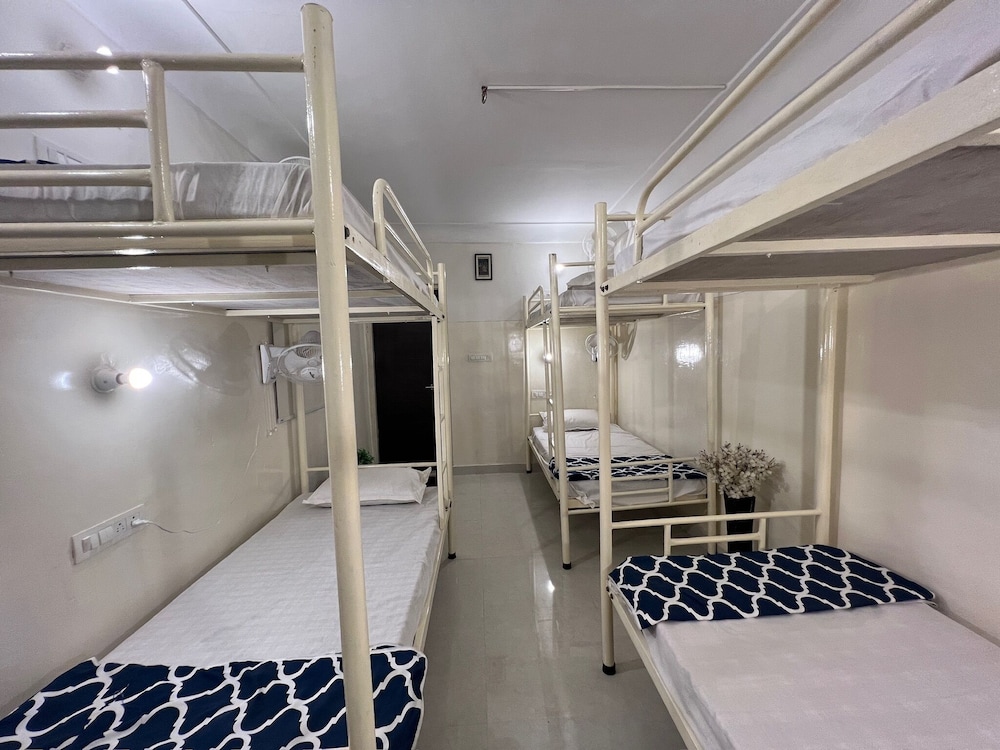 Hostel ivory
