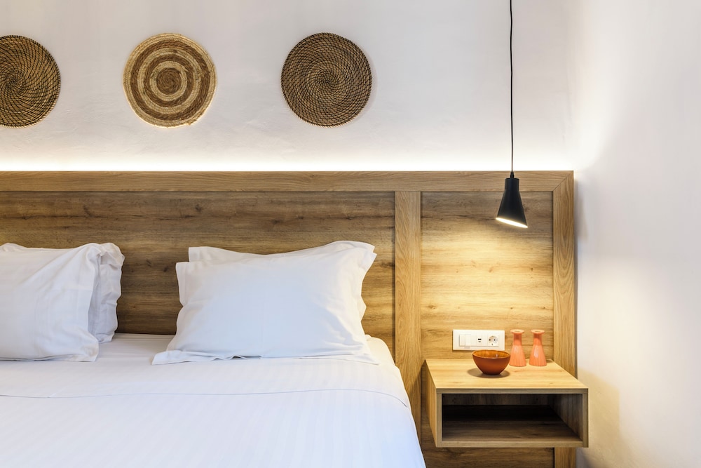Mykonist Merchia Beach Villas & Suites