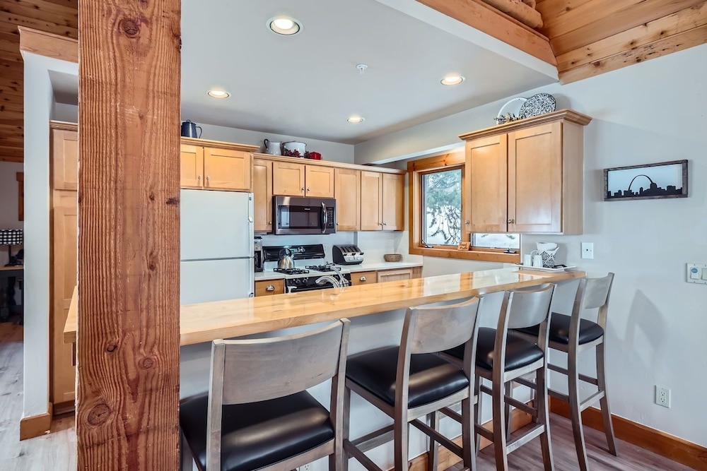 6 Cabin In The Pines 3 Bedroom Home