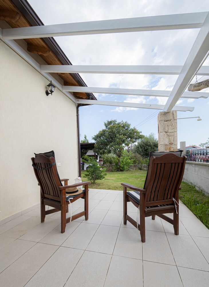 Anna Luxury House by Rentalspro photo 5