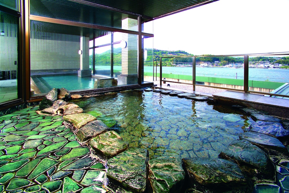 Hamanako Wan Wan Paradise Hotel