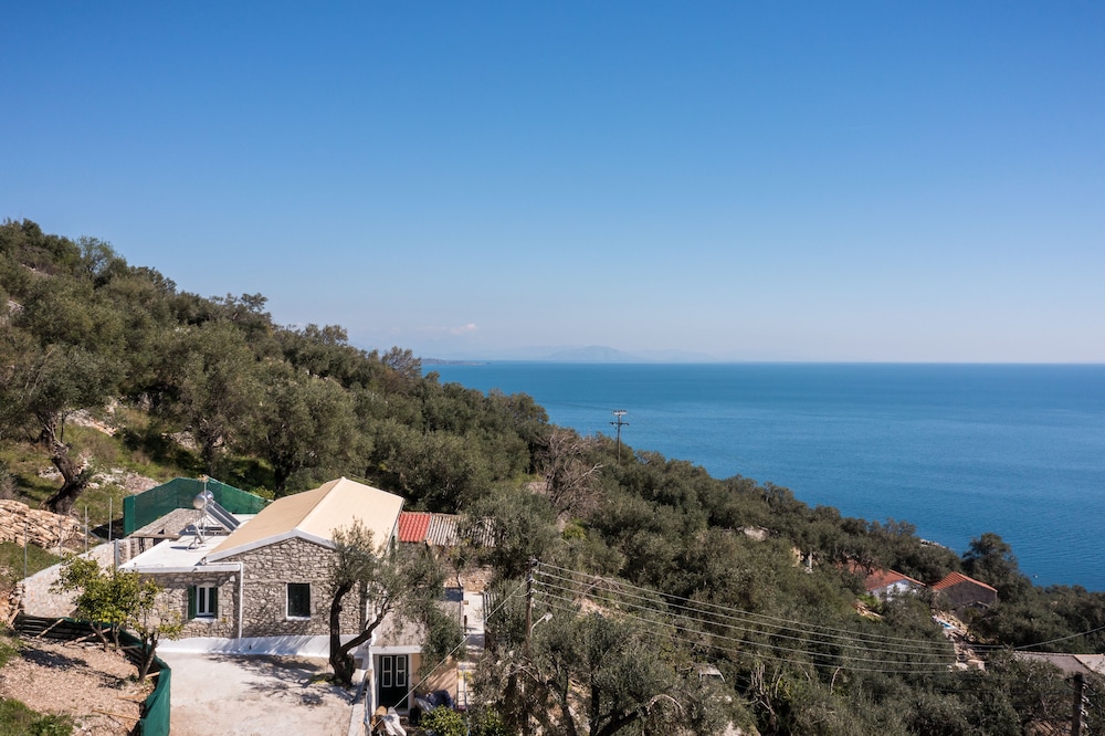 The Greystone House by Konnect, Views to the Sea view 5