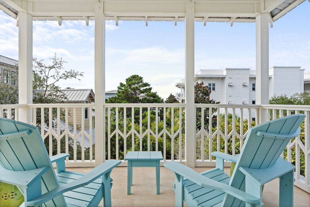 Dragonfly Dreams 30A by Avantstay Walk to Beach