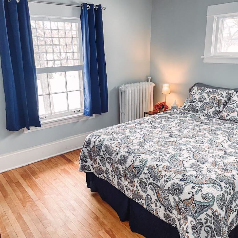4BR 2BA Home in Charming St Paul - Sleeps 10