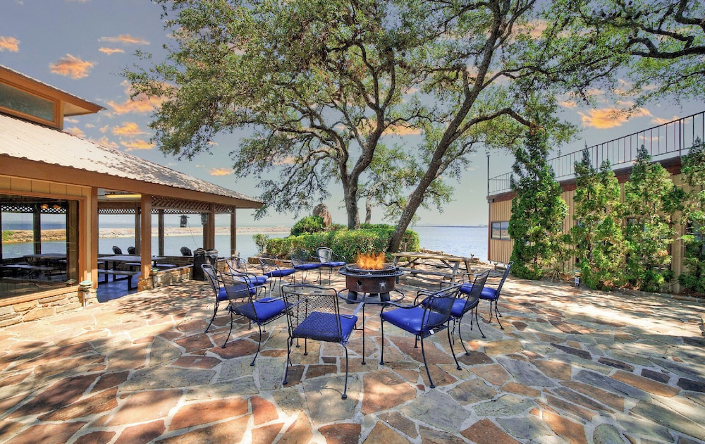 Upstay -10 Waterfront Mansion with Jetty