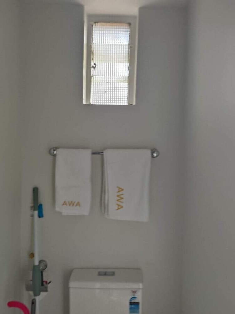 1 Double 1 Single 2 Sofa Beds Suite 2