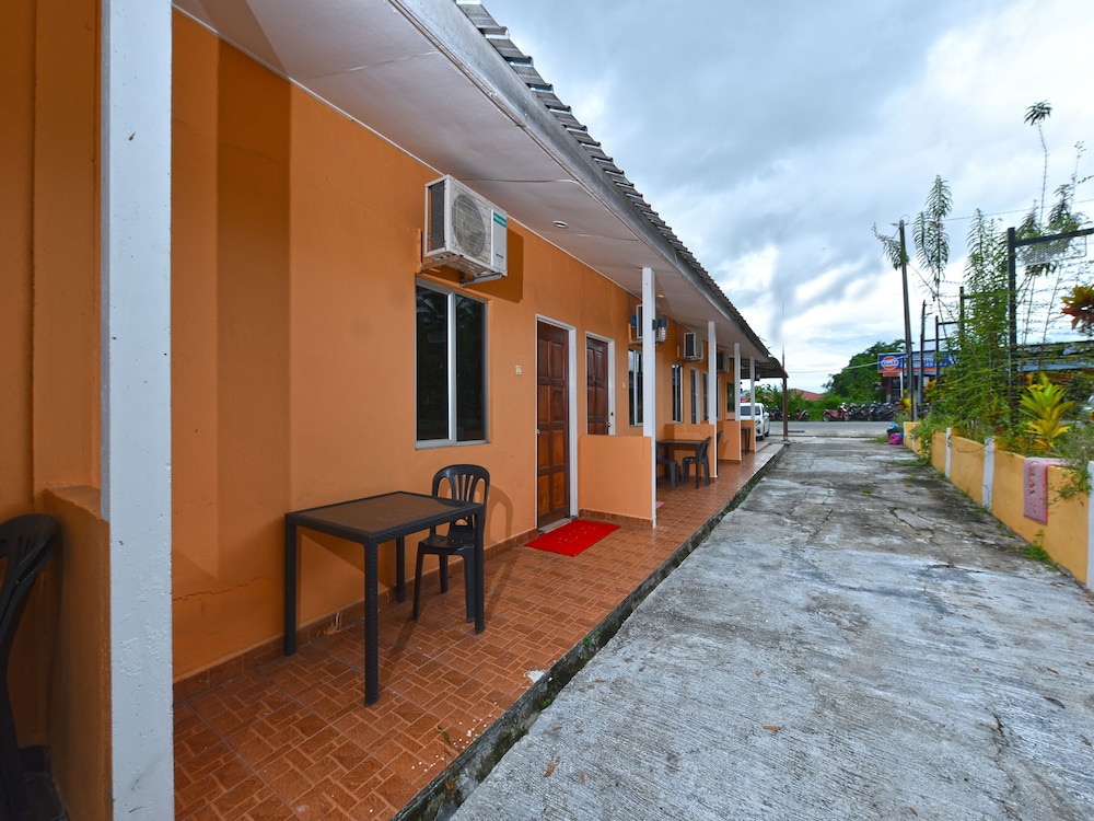 Hotel O Awan Biru Motel photo 5