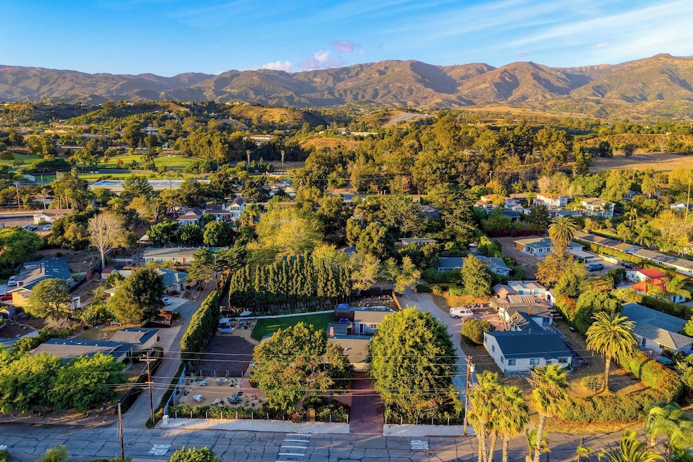 Hummingbird Haven by Avantstay Dog-friendly, Near the Beach, Huge Yard+hot Tub