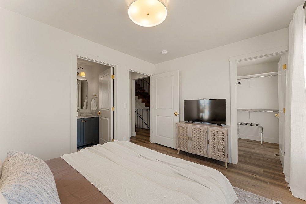 Alys At Desert Color 4 Bedroom Townhouse