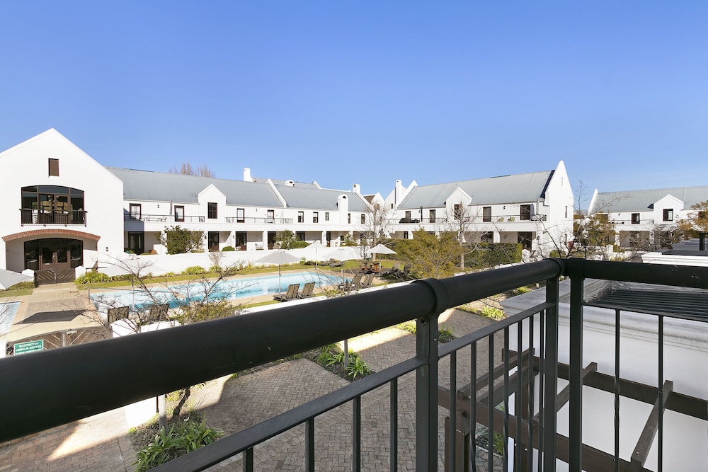 Winelands Golf Lodges at De Zalze