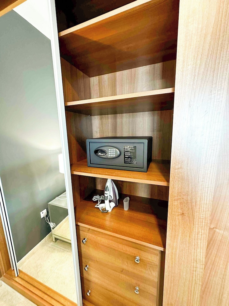 2BR Luxury Apartment Sea View