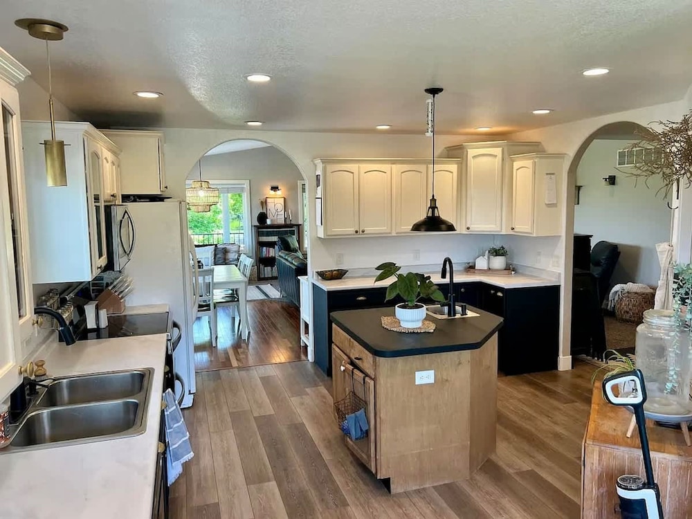 Black Hills Getaway With Hot Tub Game Room for 18