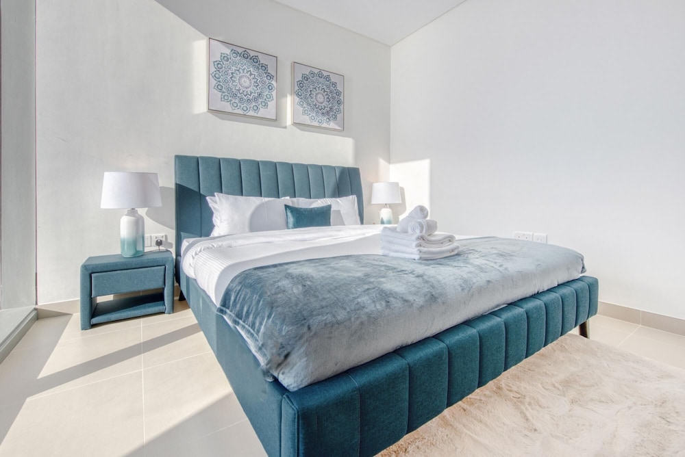 Exclusive Sea View Apartment on the Arabian Gulf