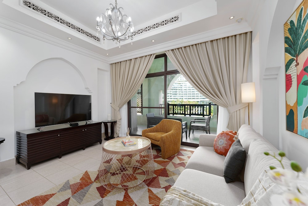Maison Privee - Tasteful Apt cls to Burj Khalifa & Dubai Mall