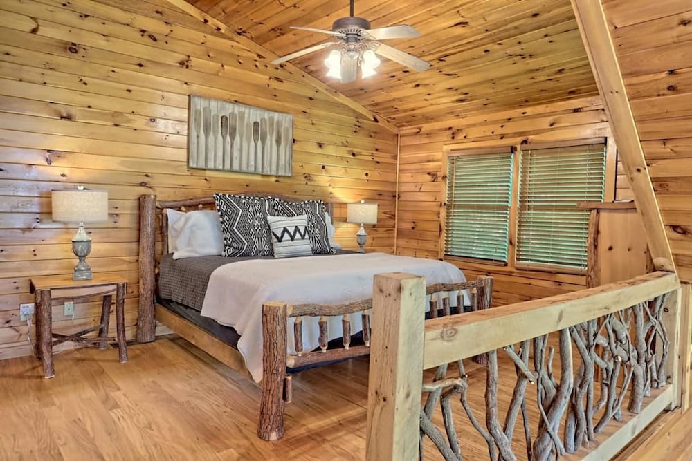 Hot Tub 3 Fireplaces Mountain Views Game Room