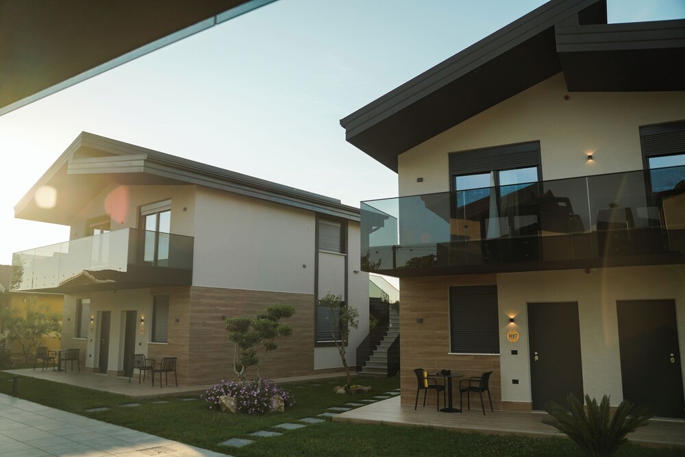Lej & Laj Residence