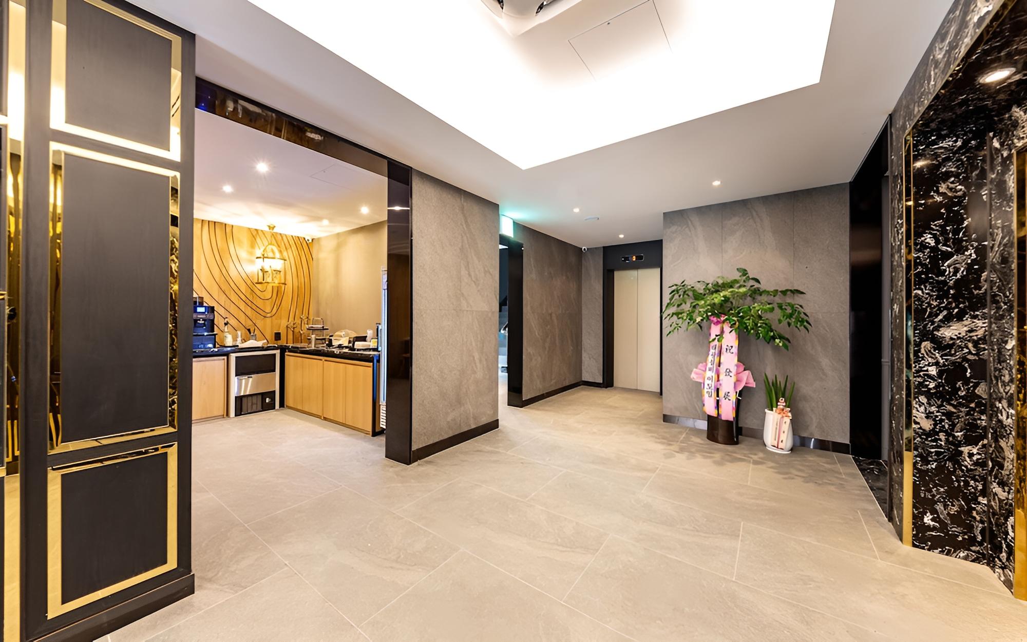 Gunsan Mari Hotel