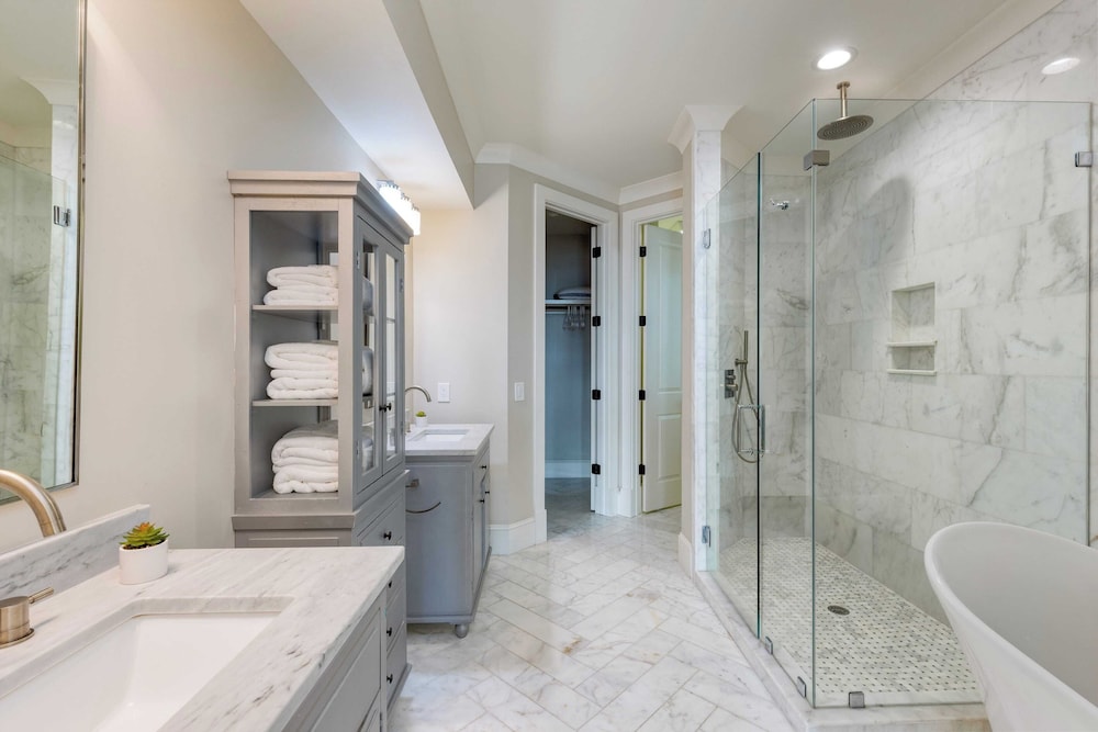 Sleeps 48, 2 Homes w/ Private Beach Access Bradley Circle Buyout by Avantstay