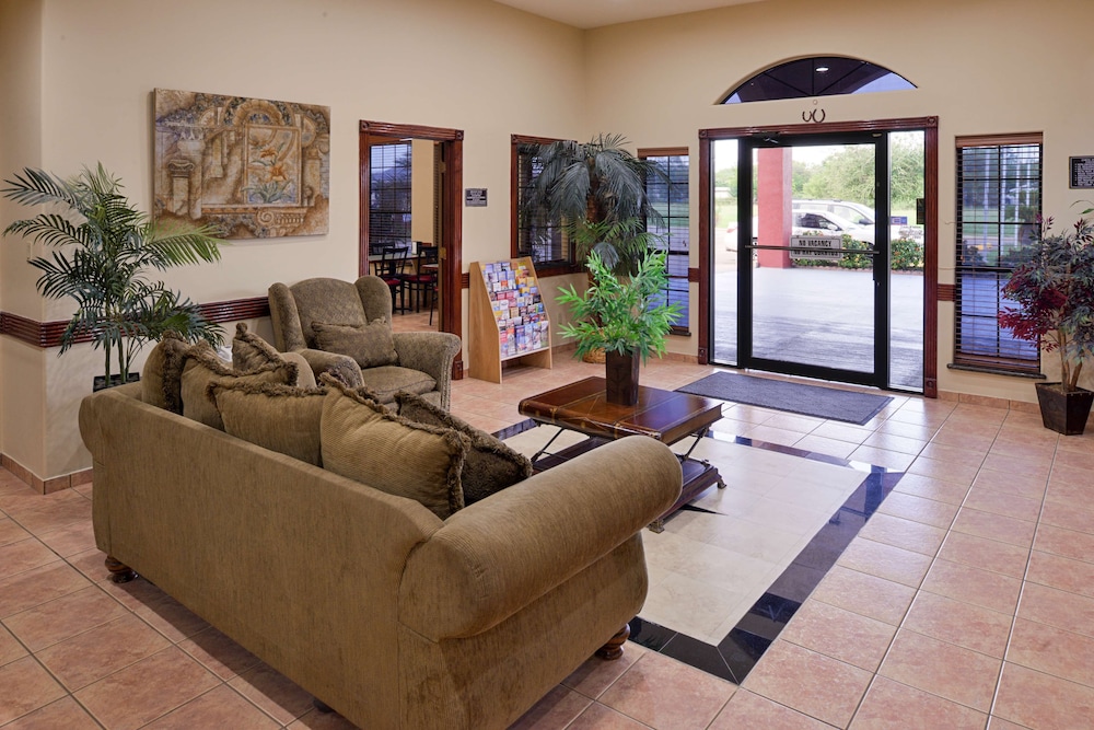 McAllen Vacations - Americas Best Value Inn  Suites San Benito - Property Image 4
