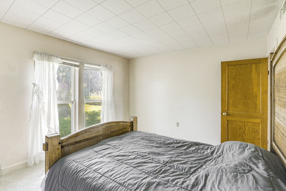 Sterling Home w/ Patio & Grill: 1 Mi to College! view 4