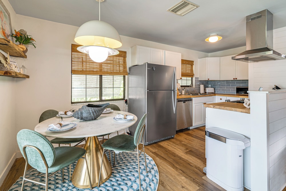 Dock, Hot Tub & Games: Crystal River Family Gem