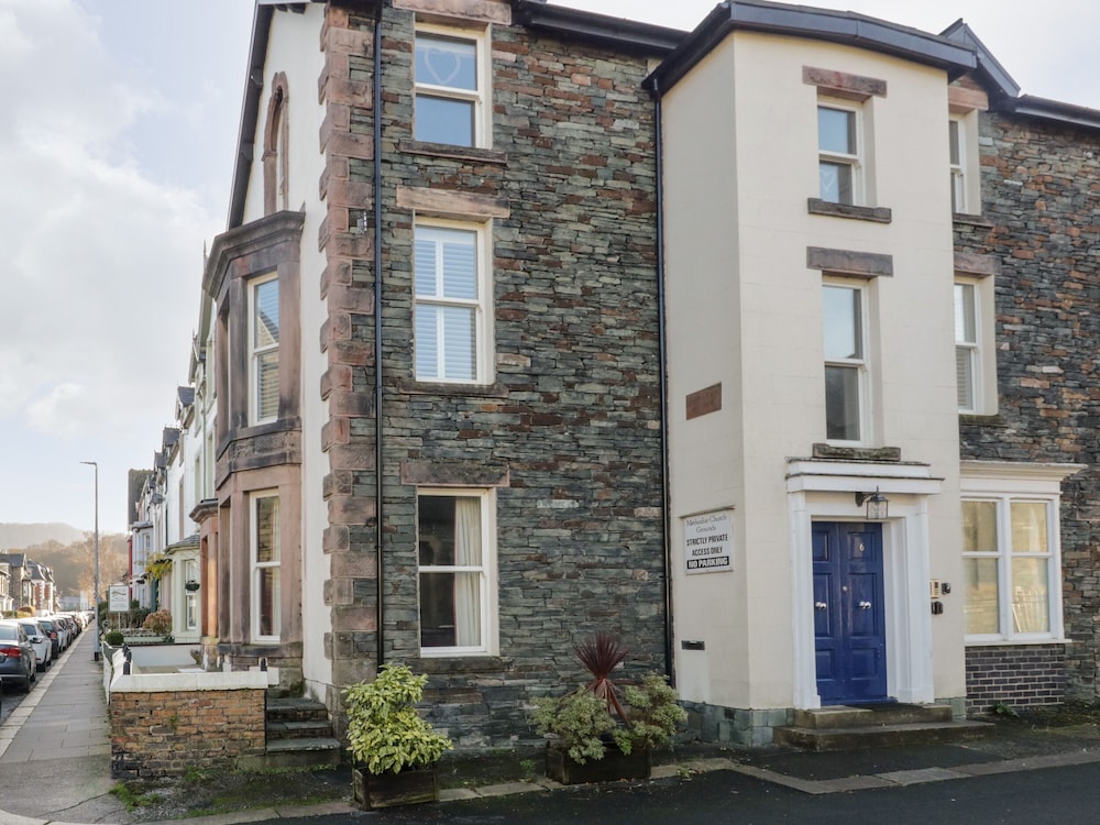 Carlton House Apartment 1