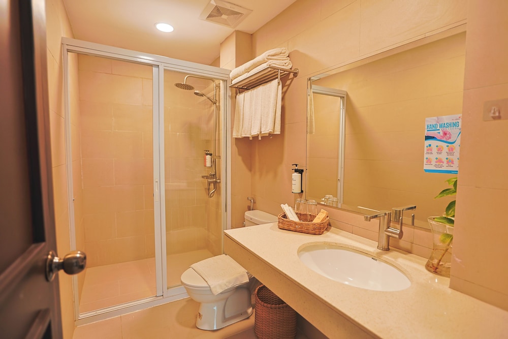 Holiday Suites Port Barton