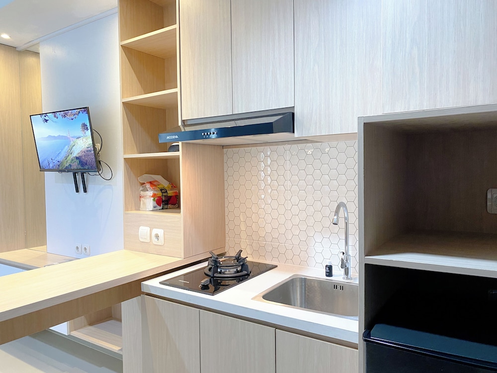 Good And Homey Studio Lrt City Bekasi Apartment