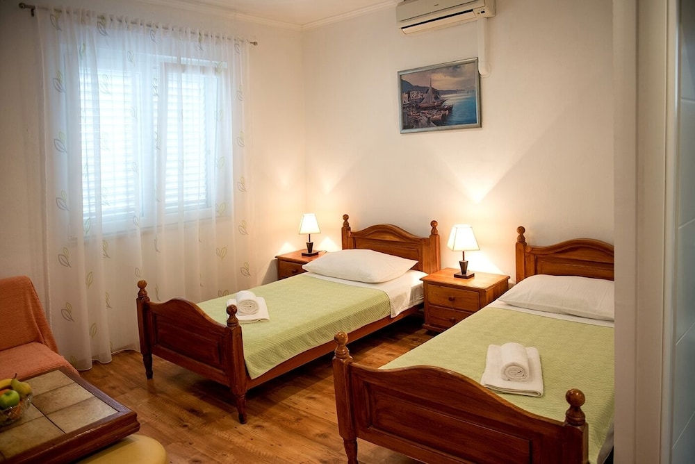 Robi - 50m From Beach - R3
