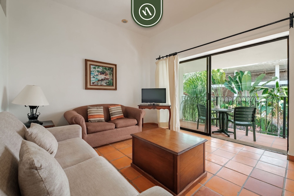 One Beach Street 310 C
