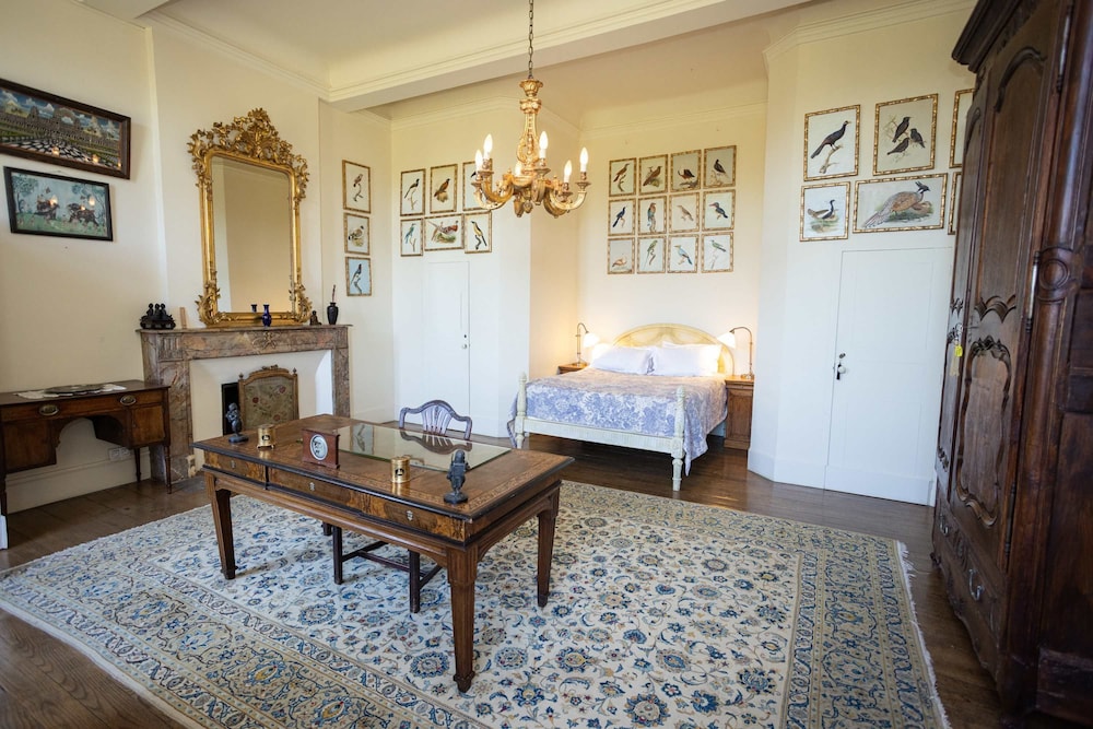 18th Century Ch Teau With Stunning Pool Gardens