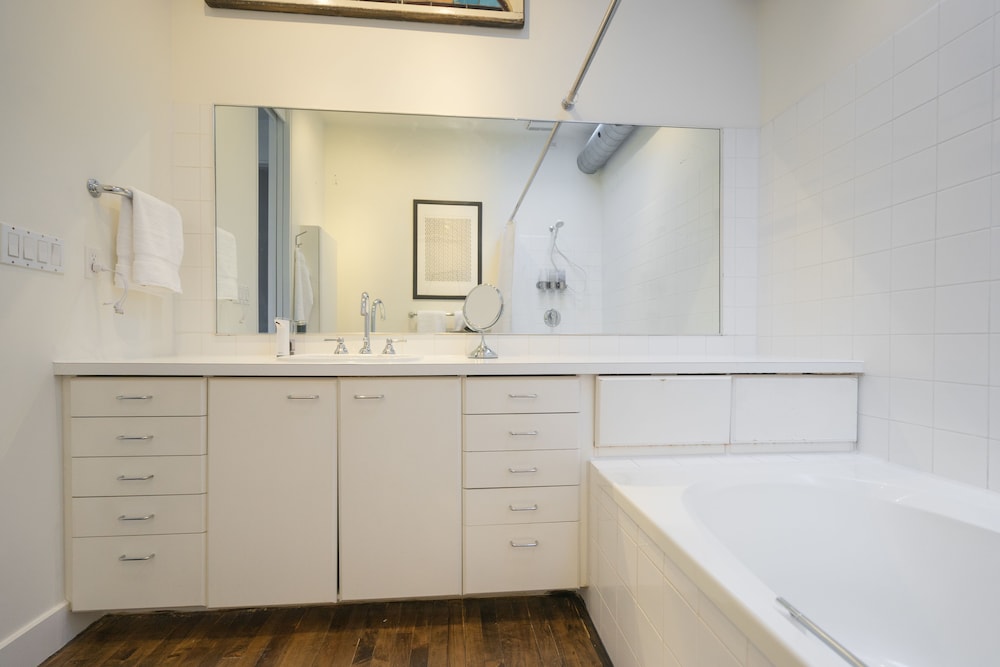 Applewood Suites - The Ossington Loft