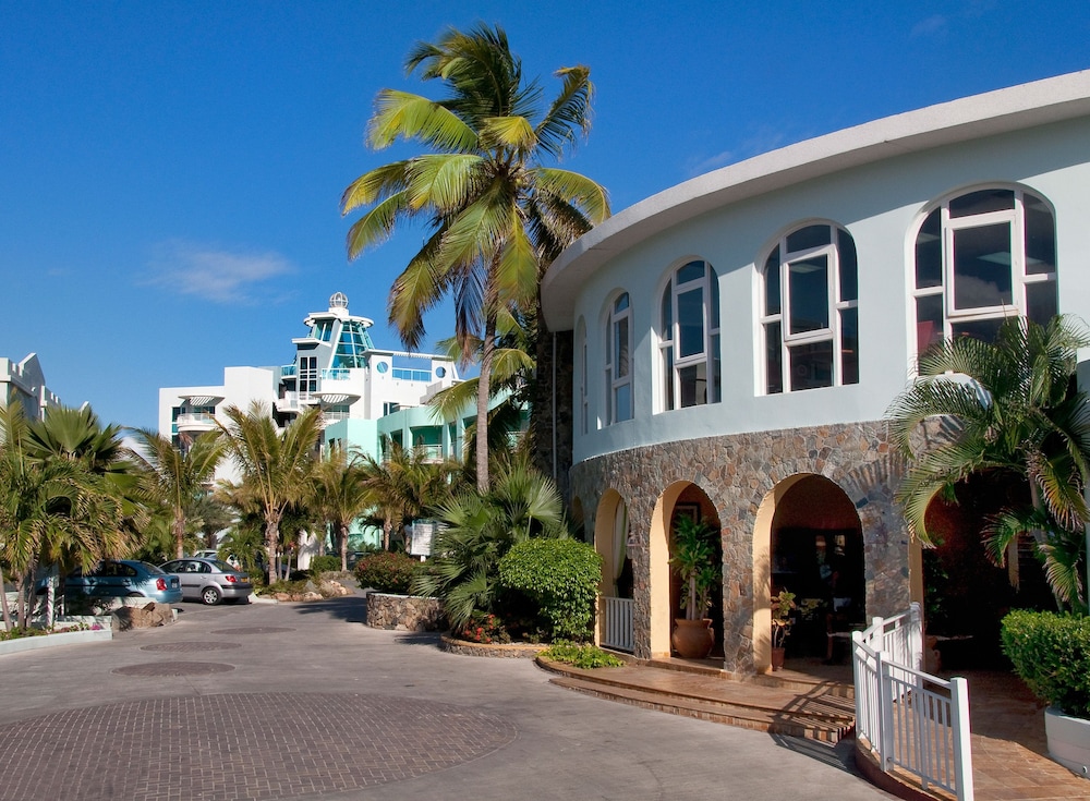 Oyster Bay Beach Resort - Photo 101