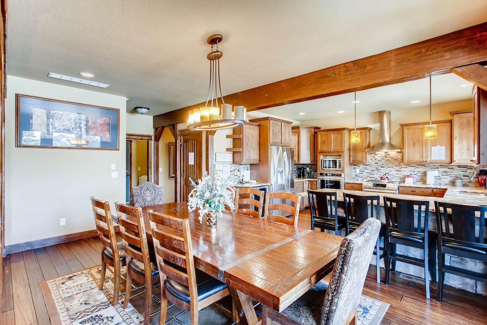 Estes Park Condos - Property Image 1
