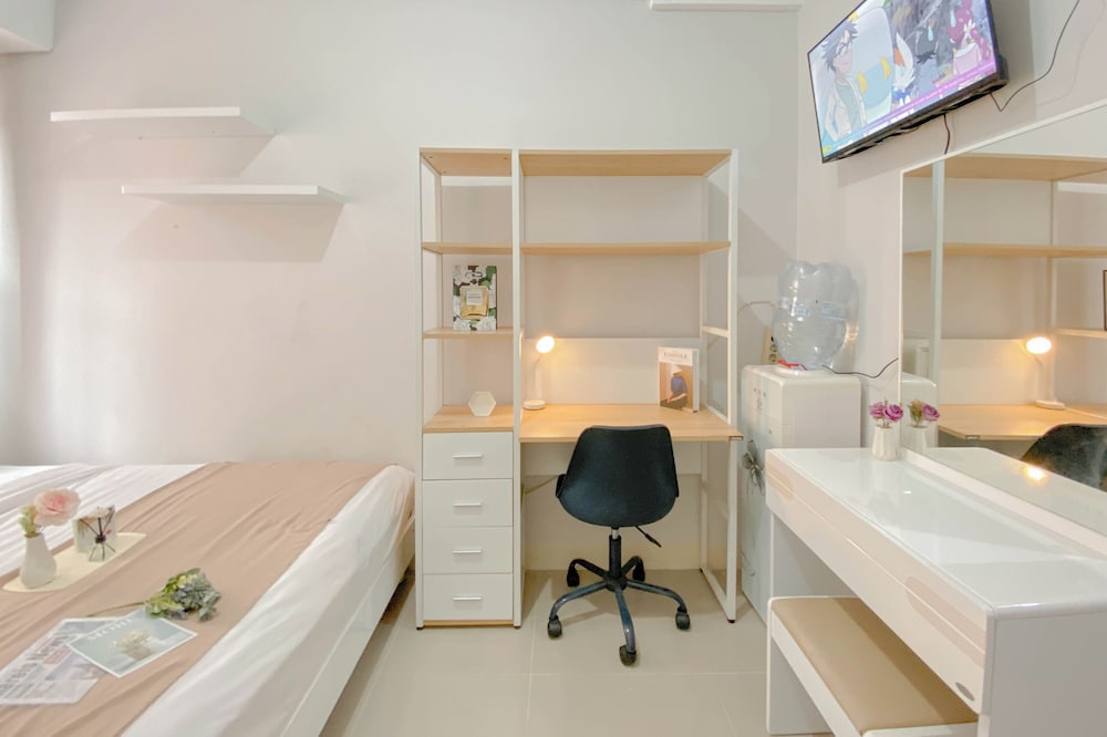 Good And Warm Studio Transpark Juanda Bekasi Timur Apartment