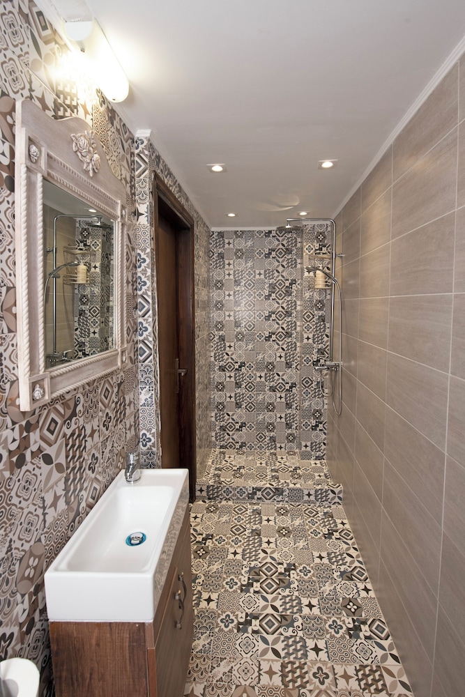 Arionos Rooms