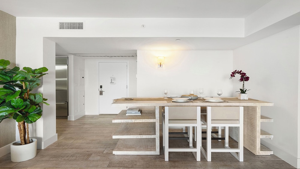 Luxury Vacation Rentals at 1 Hotel & Homes by LRMB