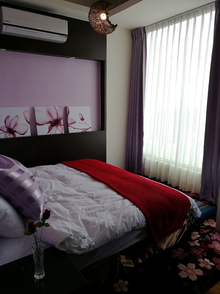 198 Red Hat B&B