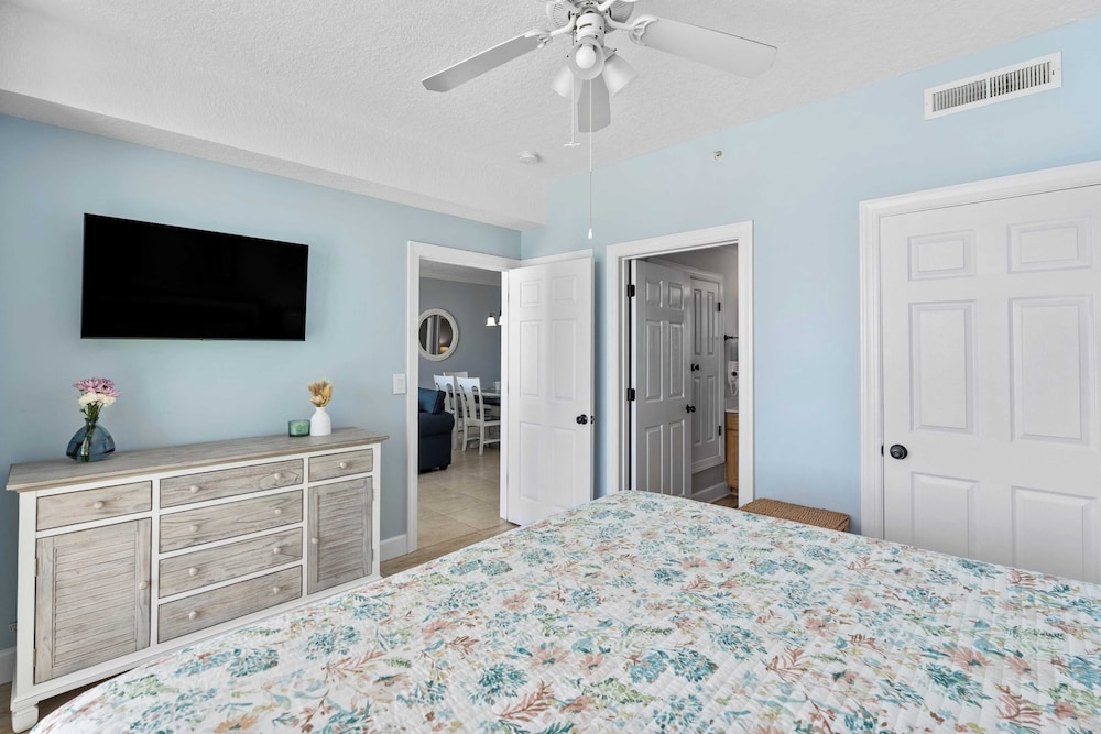 Beachfront Condo w/ Ocean Views + Pool Access Emerald Isle 808 by Avantstay