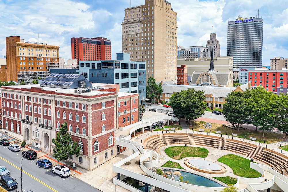 Charming Apartment in Downtown Winston-salem! view 5