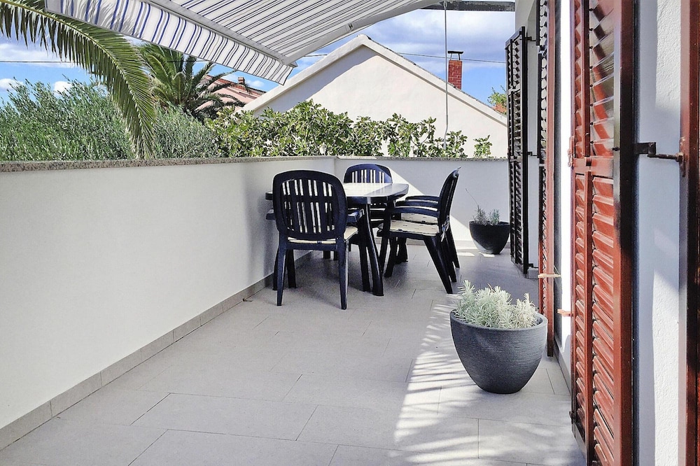 Apartment in Vir Near Jadro Beach