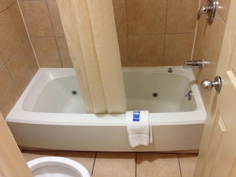 Economy Inn view 5
