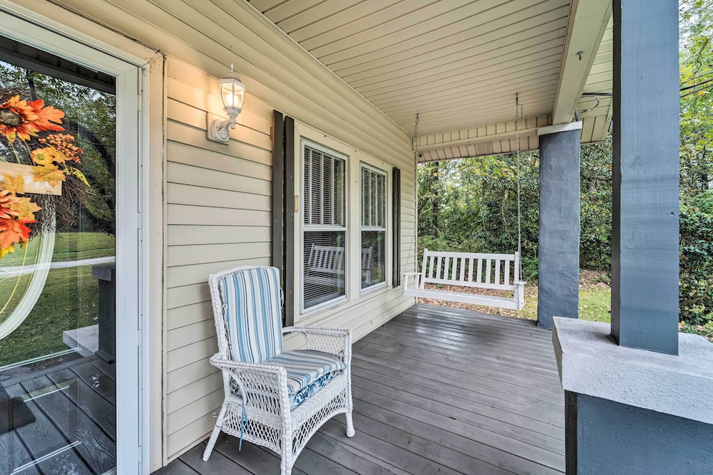 Burgaw House w/ Large Covered Porch & Swing! view 2